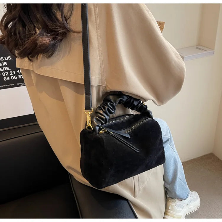 Borsa in pelle scamosciata