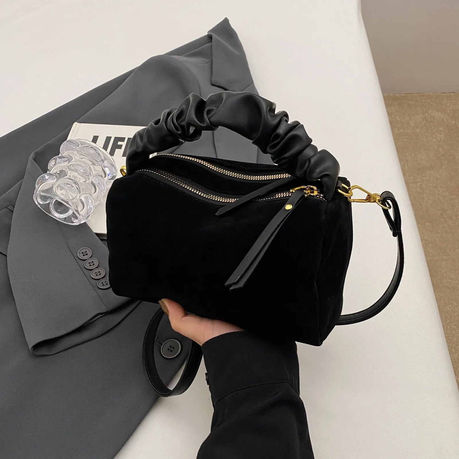 Borsa in pelle scamosciata